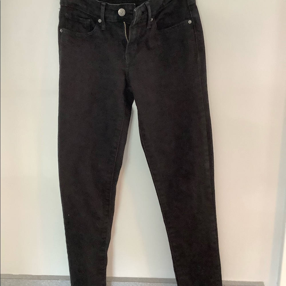 Women’s Levi Jeans